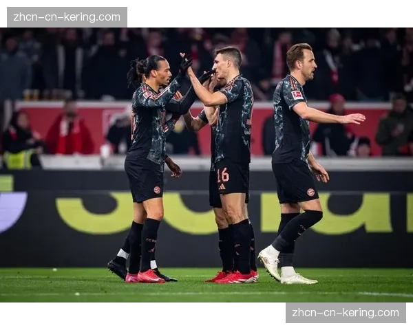 九人拜仁客场1-1艰难逼平勒沃库森，迪亚斯染红离场